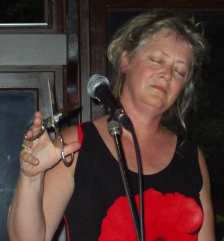 wail21.jpg