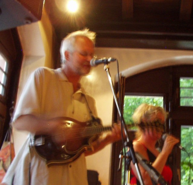 wail23.jpg
