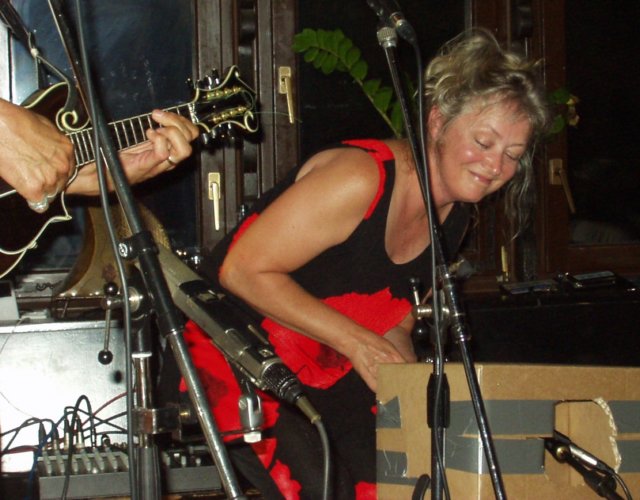 wail43.jpg